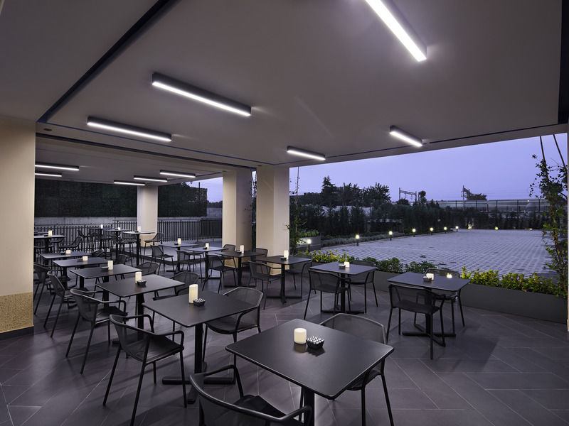 Hampton By Hilton Zeytinburnu מלון